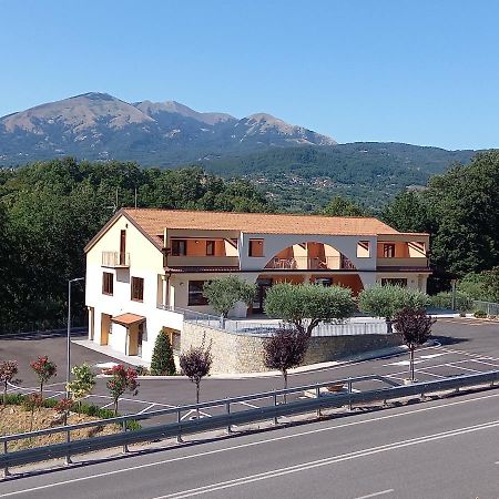 Hotel Ristorante Villa Terry 下卡斯泰卢乔 外观 照片
