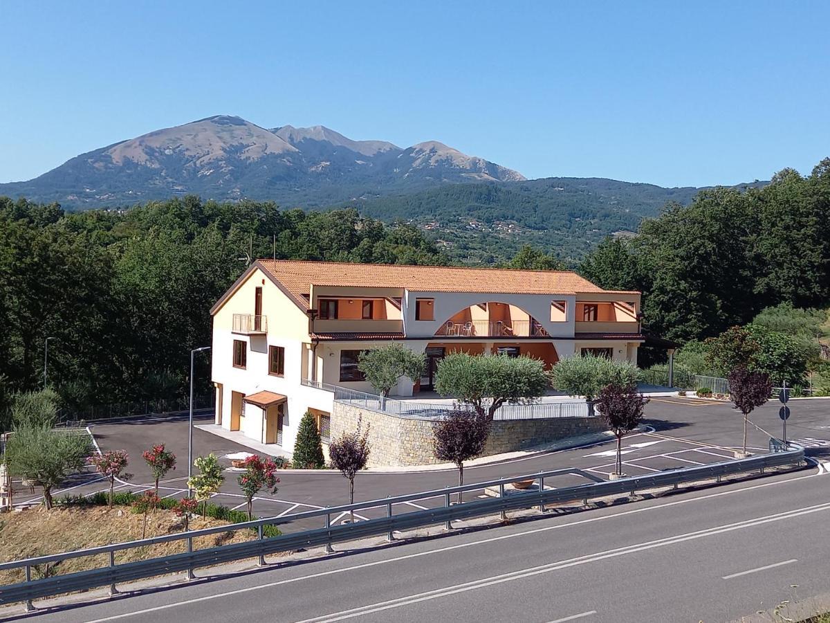 Hotel Ristorante Villa Terry 下卡斯泰卢乔 外观 照片
