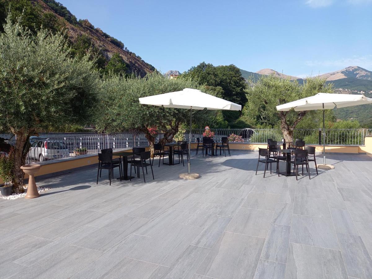 Hotel Ristorante Villa Terry 下卡斯泰卢乔 外观 照片