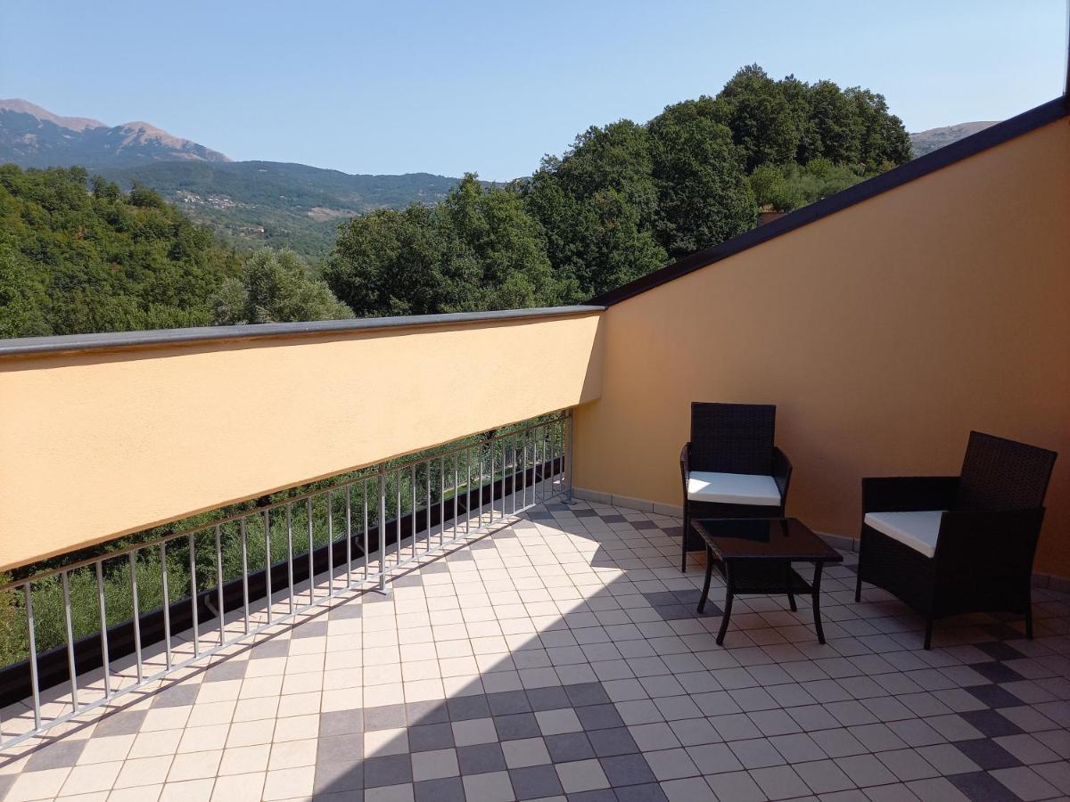 Hotel Ristorante Villa Terry 下卡斯泰卢乔 外观 照片