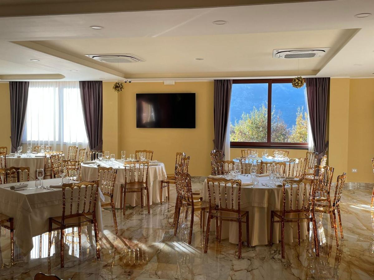 Hotel Ristorante Villa Terry 下卡斯泰卢乔 外观 照片