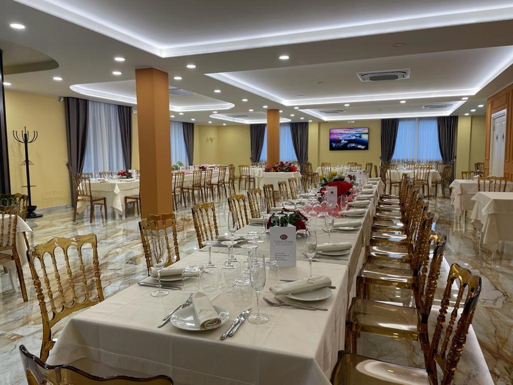 Hotel Ristorante Villa Terry 下卡斯泰卢乔 外观 照片