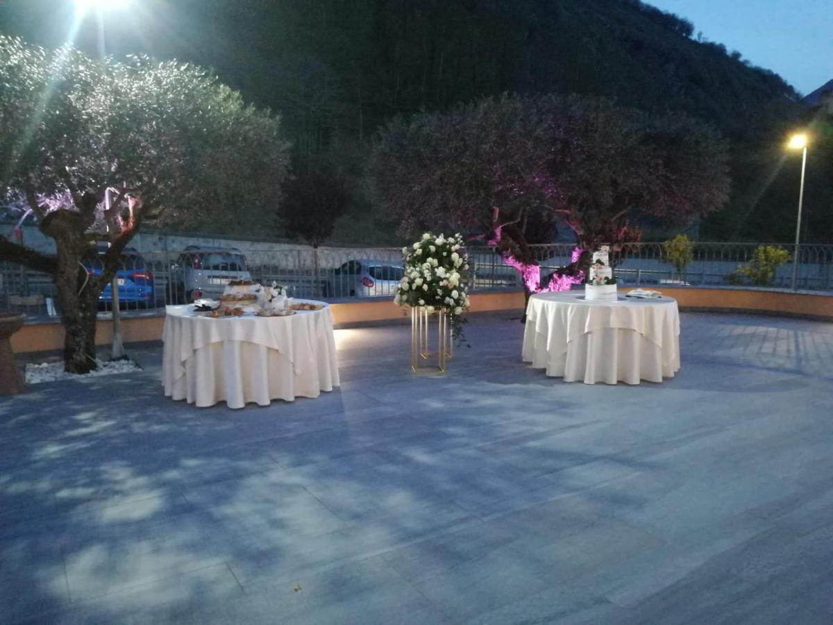 Hotel Ristorante Villa Terry 下卡斯泰卢乔 外观 照片