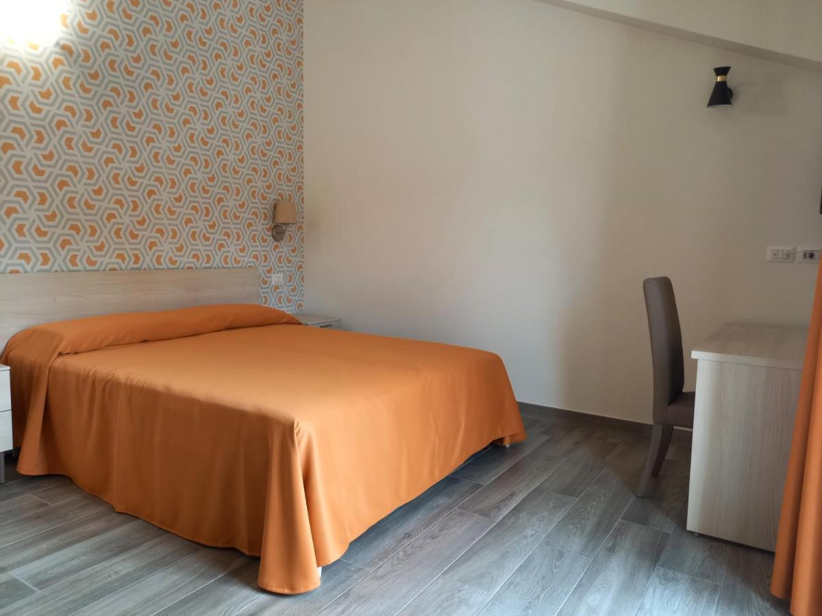 Hotel Ristorante Villa Terry 下卡斯泰卢乔 客房 照片