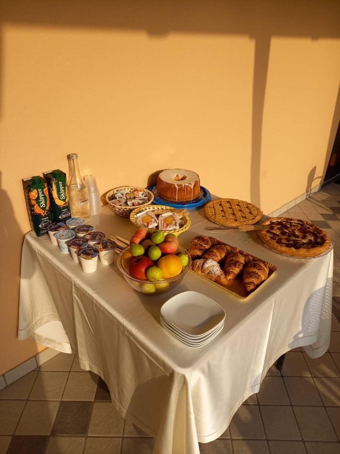 Hotel Ristorante Villa Terry 下卡斯泰卢乔 外观 照片